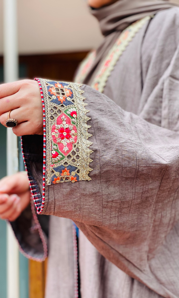 Thobe Al-Hilwa Oud 1