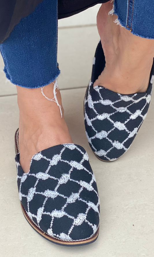 Keffiyeh Mule - Black & White